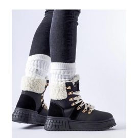 Fekete munkások egy hatalmas platformon 1