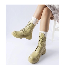 Világos zöld lapos csizma védővel 1