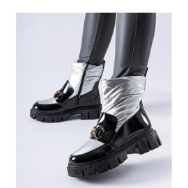 Fekete és ezüst lakkozott hócsizma 2