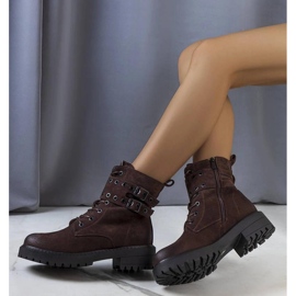 Sötétbarna túrabakancs 1