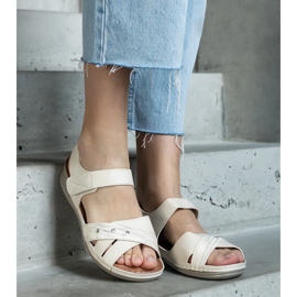 Bézs színű platformszandál 1