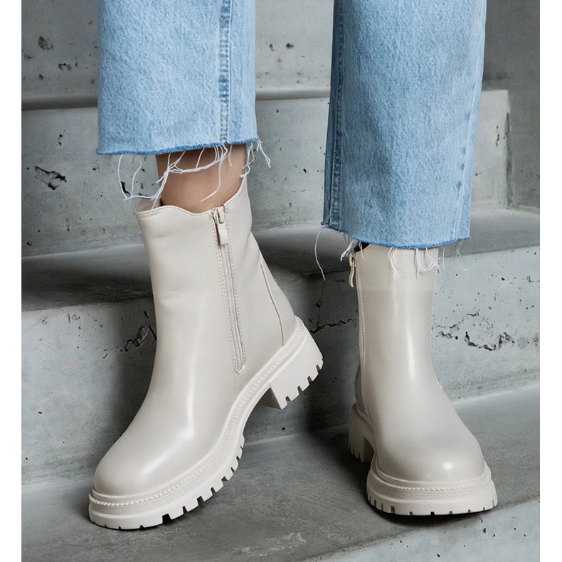 Bézs színű hőszigetelt bokacsizma cipzárral, eko bőr 1