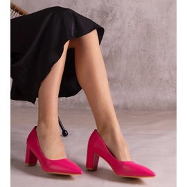 Rózsaszín szivattyúk az oszlopon 1