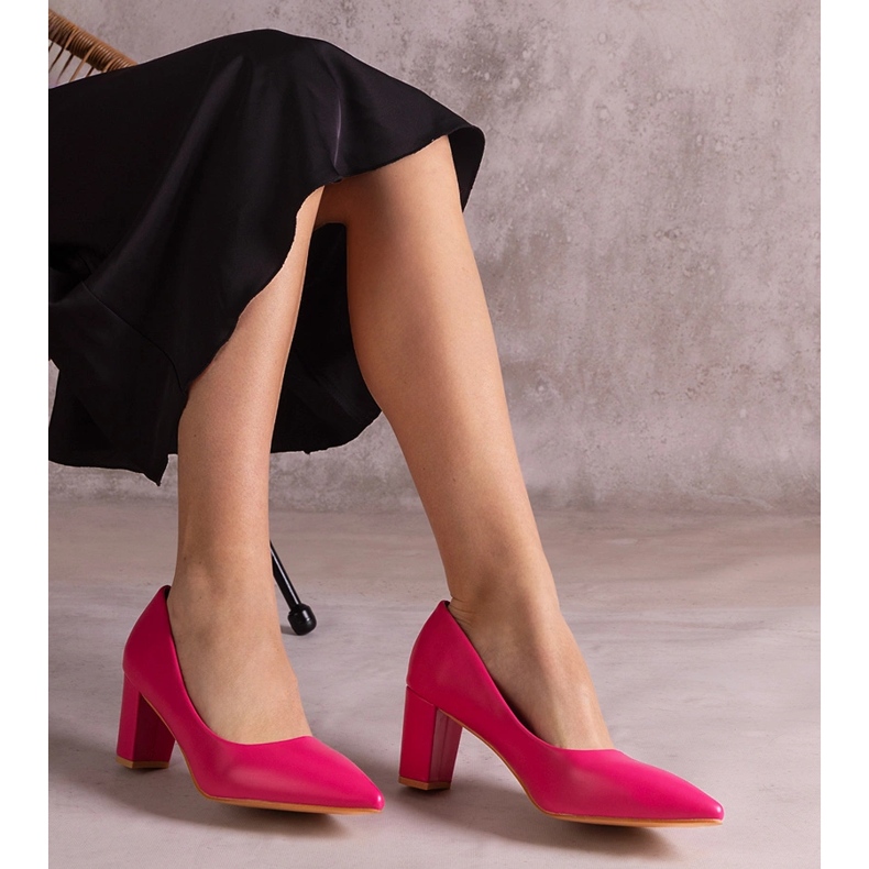 Rózsaszín szivattyúk az oszlopon 1