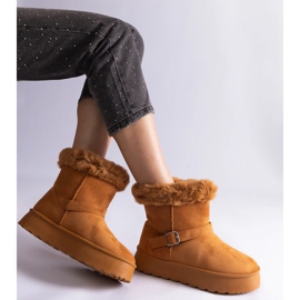 Barna hőszigetelt hócsizma szőrmével díszítve 2 Barna hőszigetelt hócsizma szőrmével díszítve 2