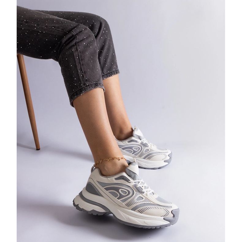 Szürke női sportcipő 2