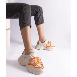 Bézs színű női sportcipő 1