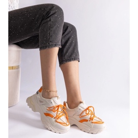 Bézs színű női sportcipő 2