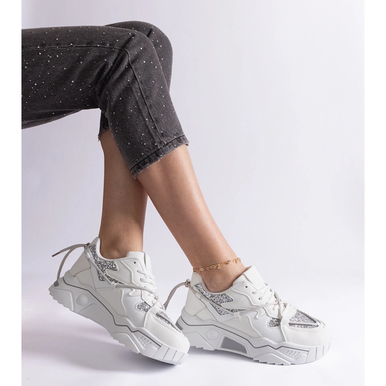 Fehér, csillámos női tornacipő 2