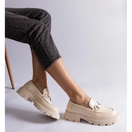 Bézs színű ökobőr mokaszinok, arany díszítéssel 1 Bézs színű ökobőr mokaszinok, arany díszítéssel 1