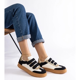 Fekete tornacipő tépőzáras rögzítéssel 1