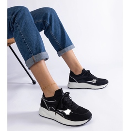 Fekete női sportcipő 1