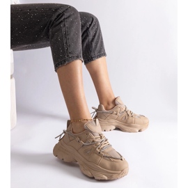 Sötétbézs színű női sportcipő 1