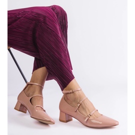 Bézs szivattyúk egy övvel lakni 2