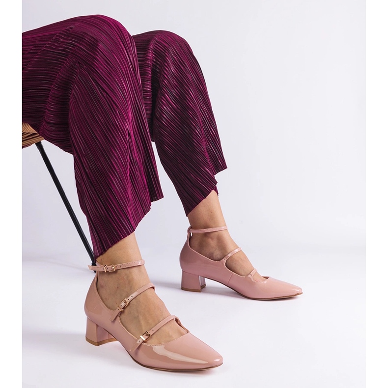 Bézs szivattyúk egy övvel lakni 1