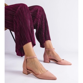 Világos rózsaszín szandál alacsony oszlopon 1