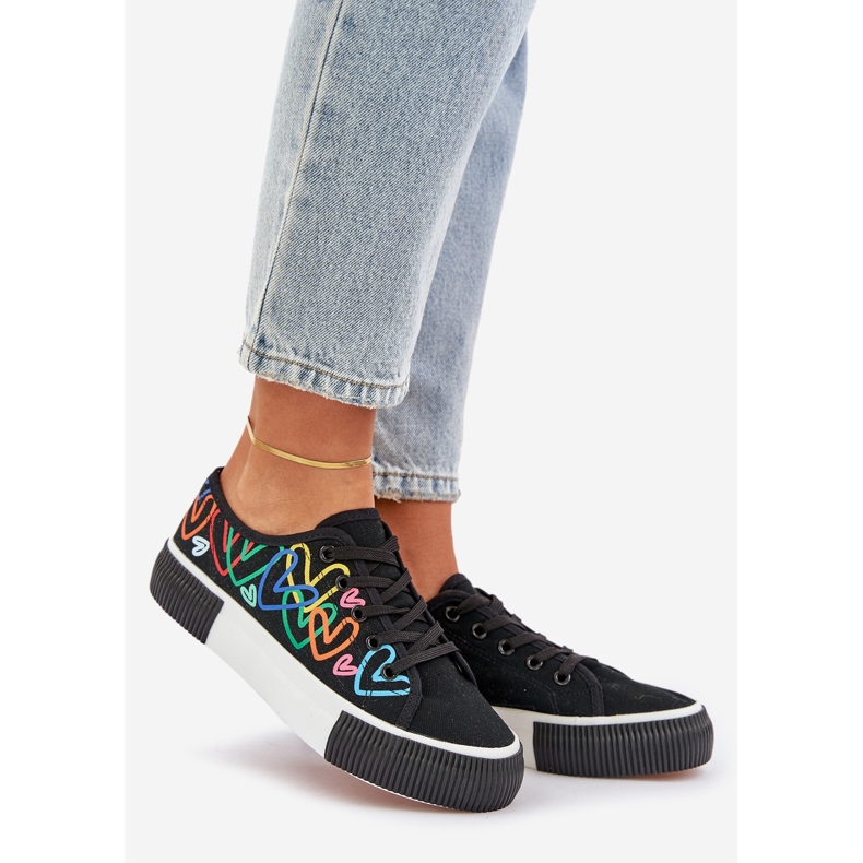 Női cipők fekete szívben 1