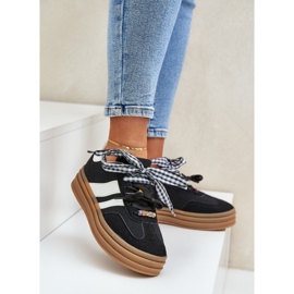 Női cipők fekete csapokkal 2 Női cipők fekete csapokkal 2