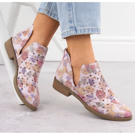 M. DASZYŃSKI Női nyílt munkás csizma fehér virágokba helyezve M. Dasyński Sa62-102 1