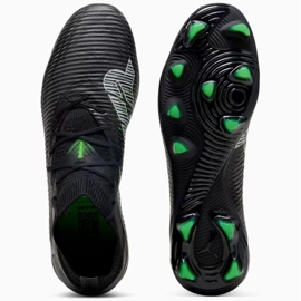 Puma Future 8 Pro FG/AG 108139-02 fekete cipő zoknival 1