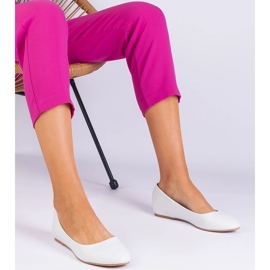 Fehér ballerinák az öko -olyat rejtett ékén 1