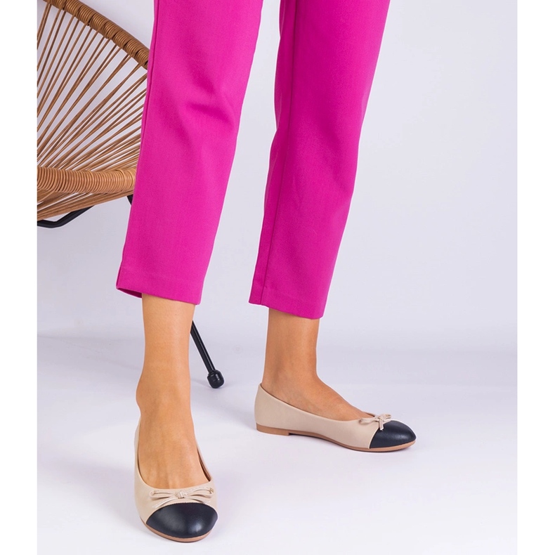 Bézs balerinák íj és fekete orr 1