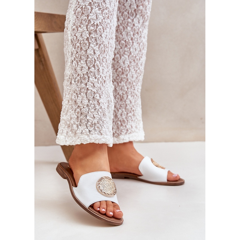 Bőr papucs flopok lapos dekorációval Zazoo 3047/o fehér 2