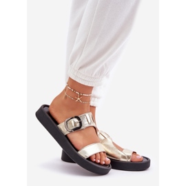 Női bőr papucs a Zazoo 3024 Zloty platformon aranysárga 1