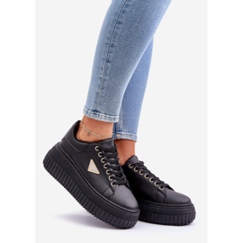 Stílusos cipők egy hatalmas fekete platformon 1