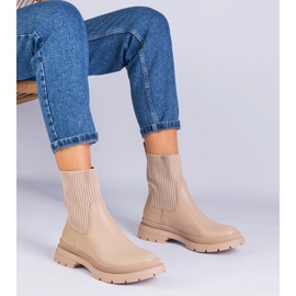 Barna csizma anyag bézs felső részével 1 Barna csizma anyag bézs felső részével 1