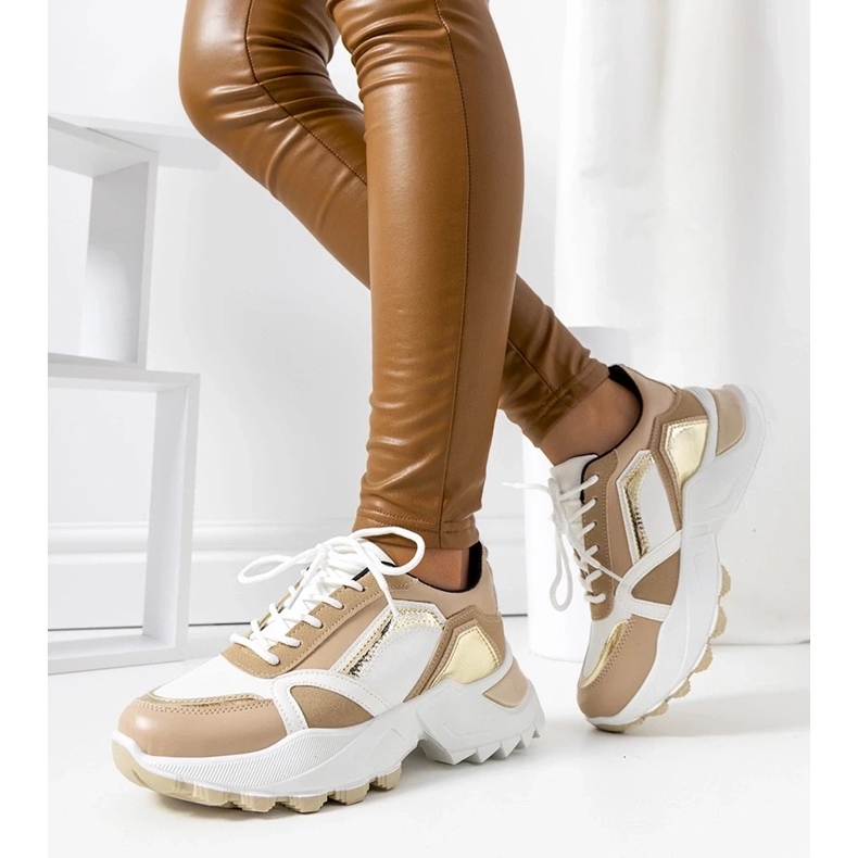 D/GMR Rózsaszín cipők fémes akcentussal gordani bézs 1