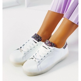 D/GMR Fehér tornacipő Alfaro ledekkel 1 D/GMR Fehér tornacipő Alfaro ledekkel 1