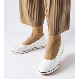 D/GMR Csillogó ekrü balerinák a Morrisontól bézs 1 D/GMR Csillogó ekrü balerinák a Morrisontól bézs 1