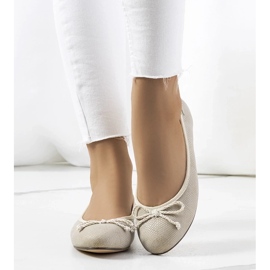 D/GMR Bézs színű női balerinák a Villers-től 1 D/GMR Bézs színű női balerinák a Villers-től 1
