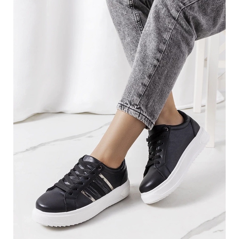 D/GMR Fekete tornacipő a Goldsmi platformon 1