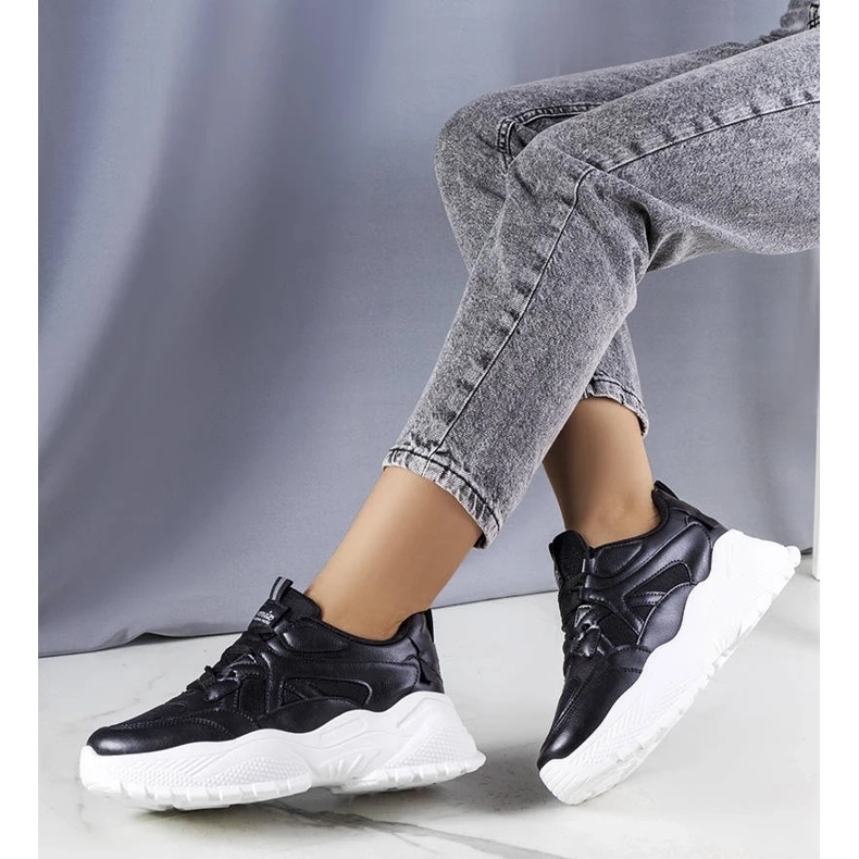 D/GMR Fekete tornacipő masszív Lorene talpon 1 D/GMR Fekete tornacipő masszív Lorene talpon 1