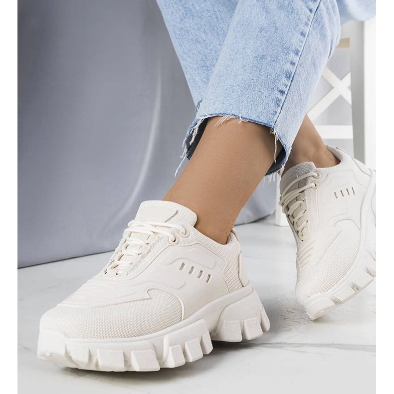 D/GMR Bézs színű tornacipő masszív talppal az Inez cégtől 2