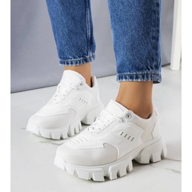 D/GMR Fehér tornacipő masszív Inez talpon 1 D/GMR Fehér tornacipő masszív Inez talpon 1