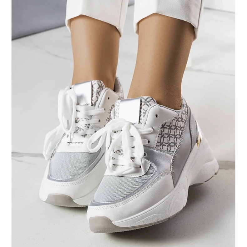 D/GMR Szürke tornacipő, Lora monogrammal díszítve 2