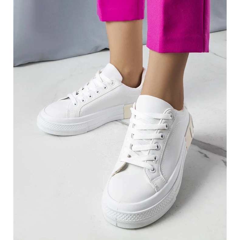 D/GMR Nora felirattal díszített, fehér és bézs színű tornacipő 2