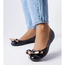 D/GMR Fekete, harlingeni masnival díszített balerinák 1