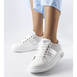 D/GMR Fehér tornacipő szürke betétekkel a Deans-től 1 D/GMR Fehér tornacipő szürke betétekkel a Deans-től 1