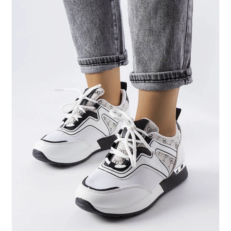 D/GMR A Bedord fehér tornacipő arany elemekkel 1