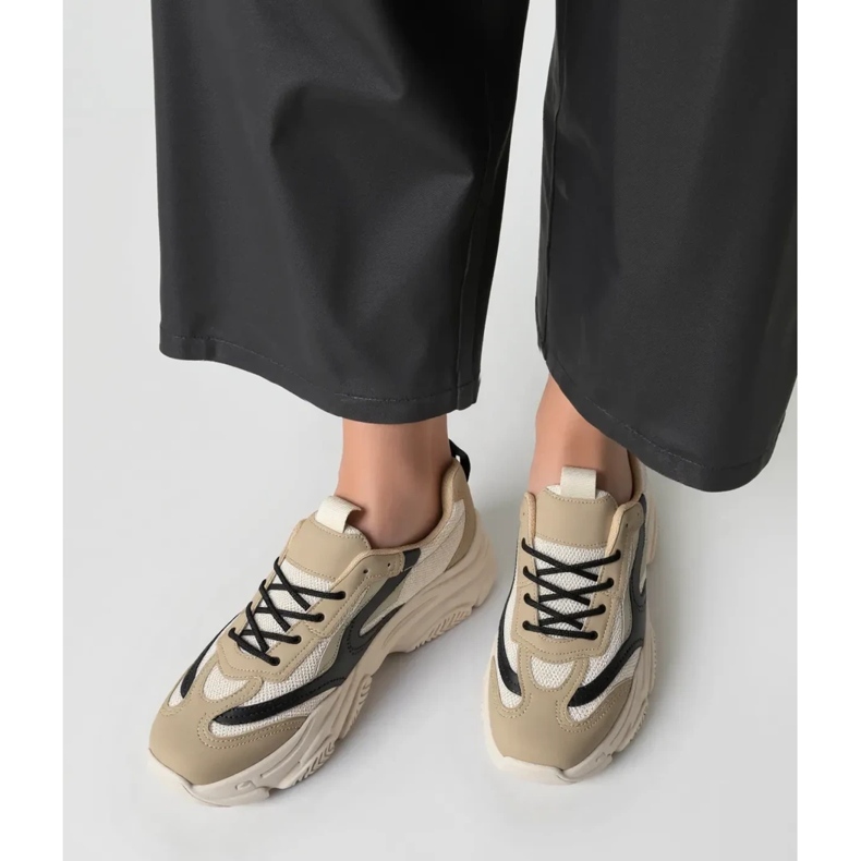 Női zenna fekete cipők bézs 2