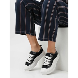 Női cipők fekete 2