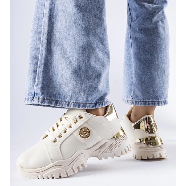 D/GMR Bézs színű tornacipő masszív Arpaia talppal 1