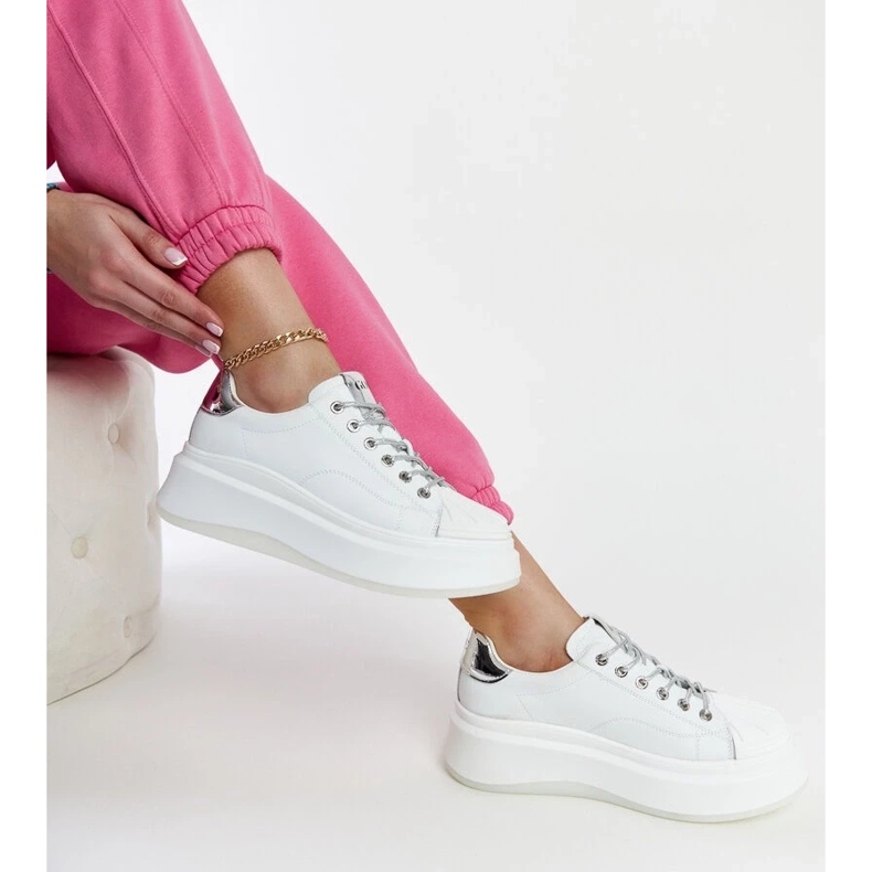 D/GMR Fehér cipők a Goe NN2N4033 platformon 2