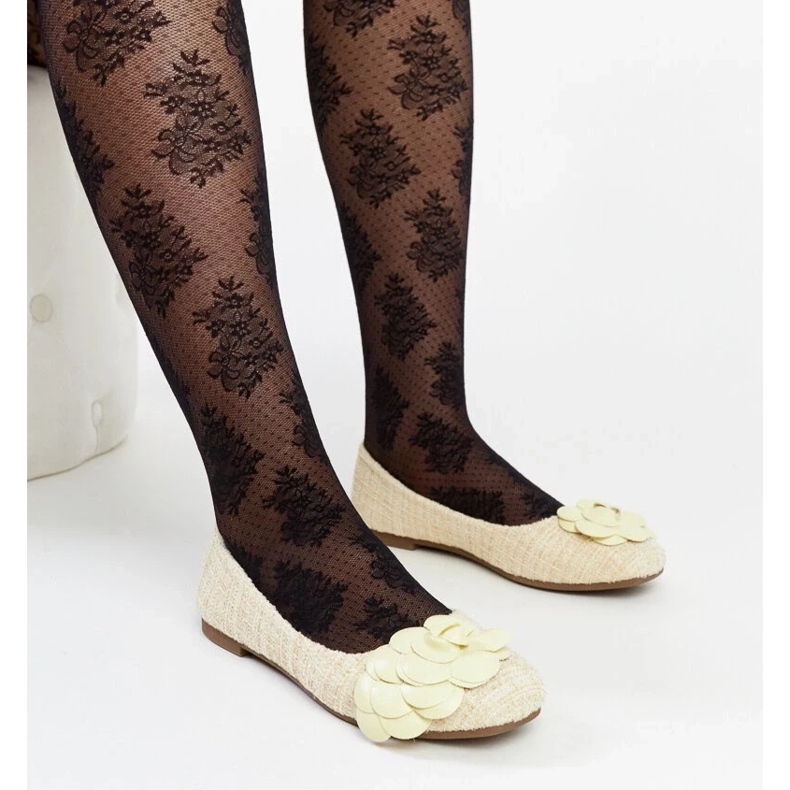 D/GMR Sárga balettlakások dekoratív Mateja virággal 1