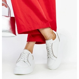 D/GMR Karino fehér bőr tornacipő strasszokkal 2