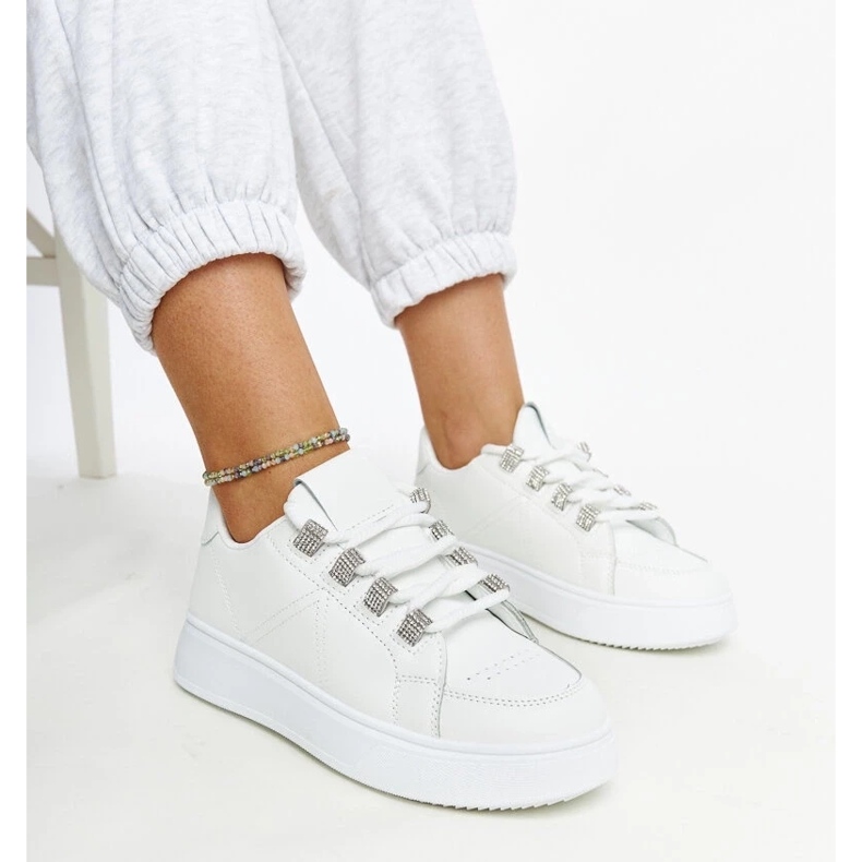 D/GMR Fehér tornacipő vastag Walida talppal 2